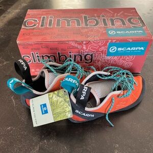 Scarpa Women’s Helix climbing shoe size 6.5